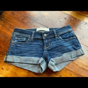 Gilly Hicks Sydney Jean Shorts Size 00 Hollister